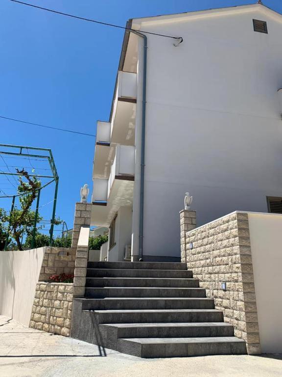 Rooms In Family House Vera Mundanije Екстер'єр фото