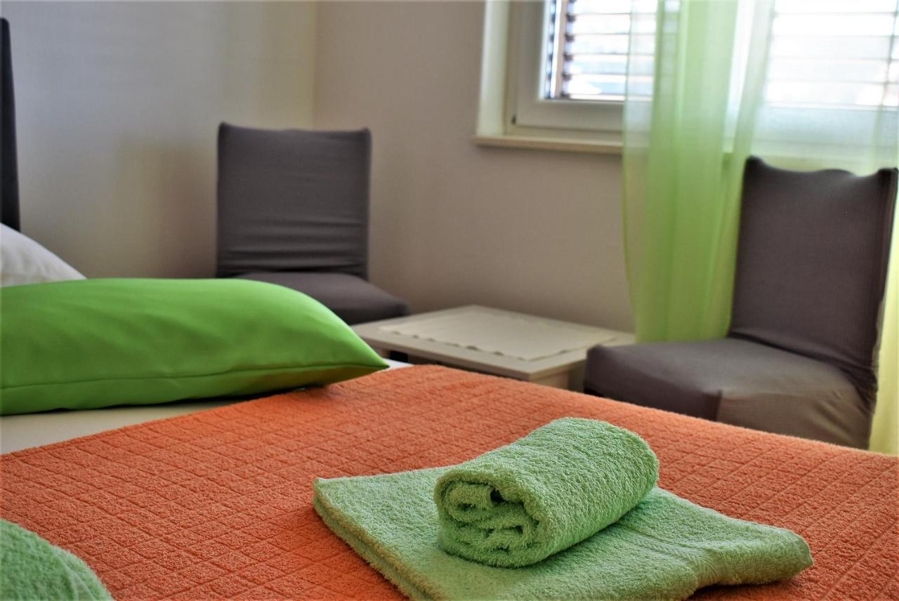 Rooms In Family House Vera Mundanije Екстер'єр фото